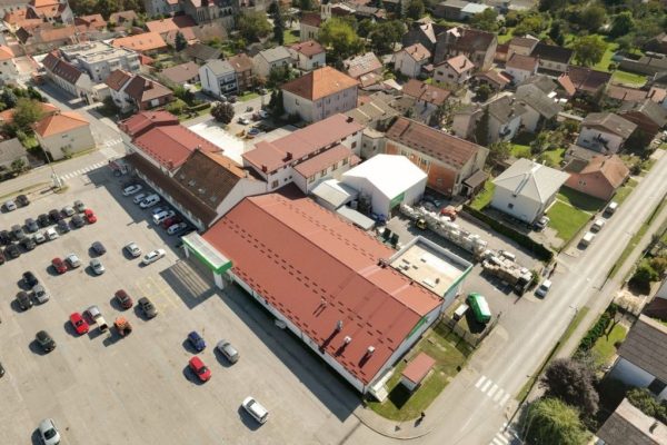 ZEZ-Sunce-2002-Zgrada-u-sklopu-Gradske-tržnice-1024x820